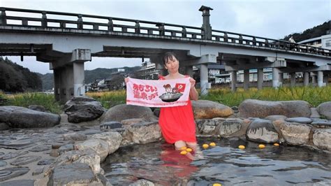 混浴おっぱい|混浴エロ画像178枚！露出狂お姉さんが温泉でおっさん達に全裸。